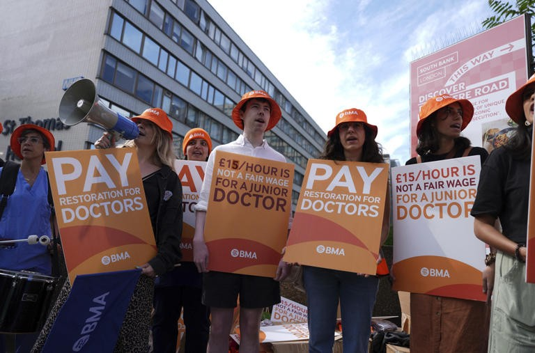 England’s Junior Doctors Launch Five-Day Strike Amid Pre-Election Tensions