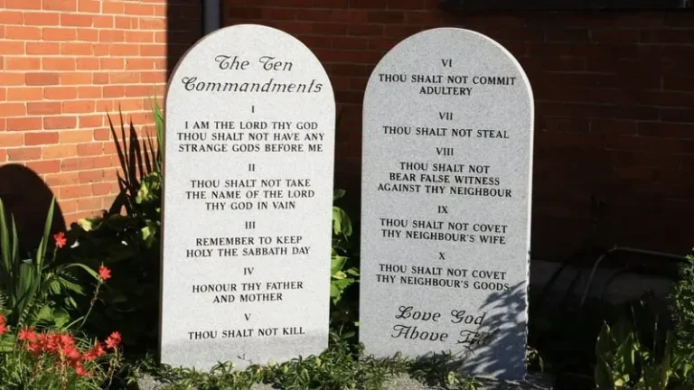 Louisiana Governor Signs Bill Mandating Ten Commandments in School Classrooms