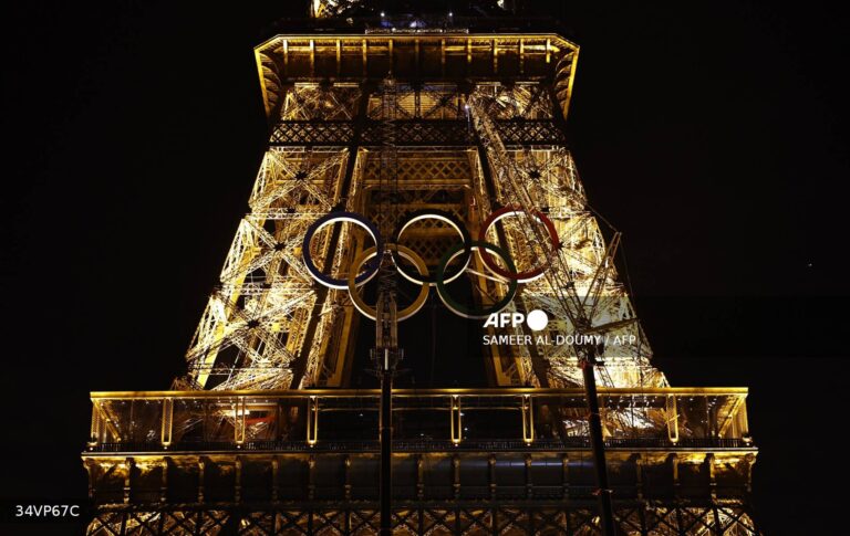 Man Arrested for Scaling Eiffel Tower on Final Day of Paris Olympics