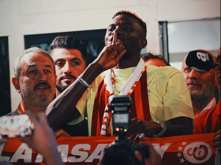 Victor Osimhen Receives Heroic Welcome from Galatasaray Fans After Joining on Loan