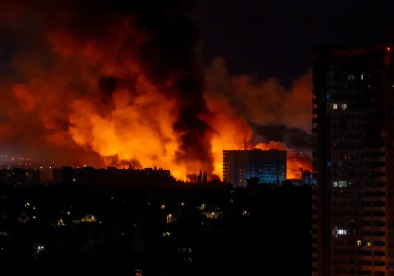 Russia Launches Record Airstrike on Ukraine Following Unproductive Putin–Trump Call